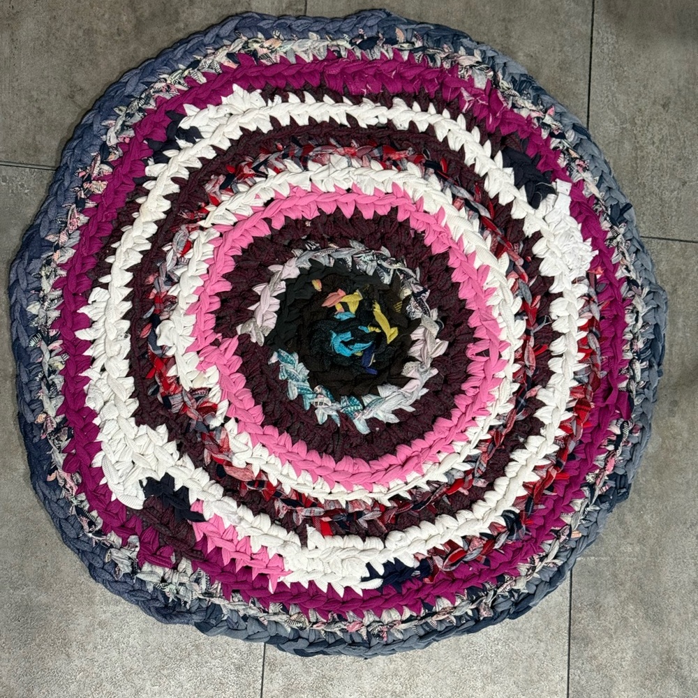 Handmade crocheted rug bathroom kitchen mat round 25”